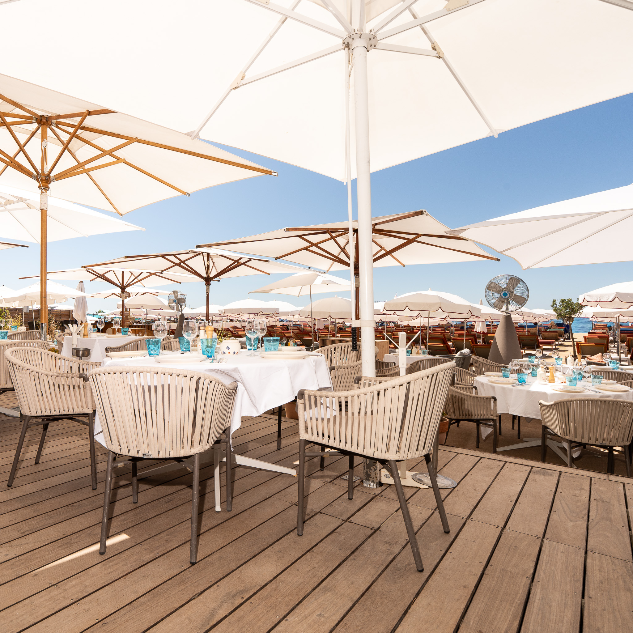 Cbeach-restaurant